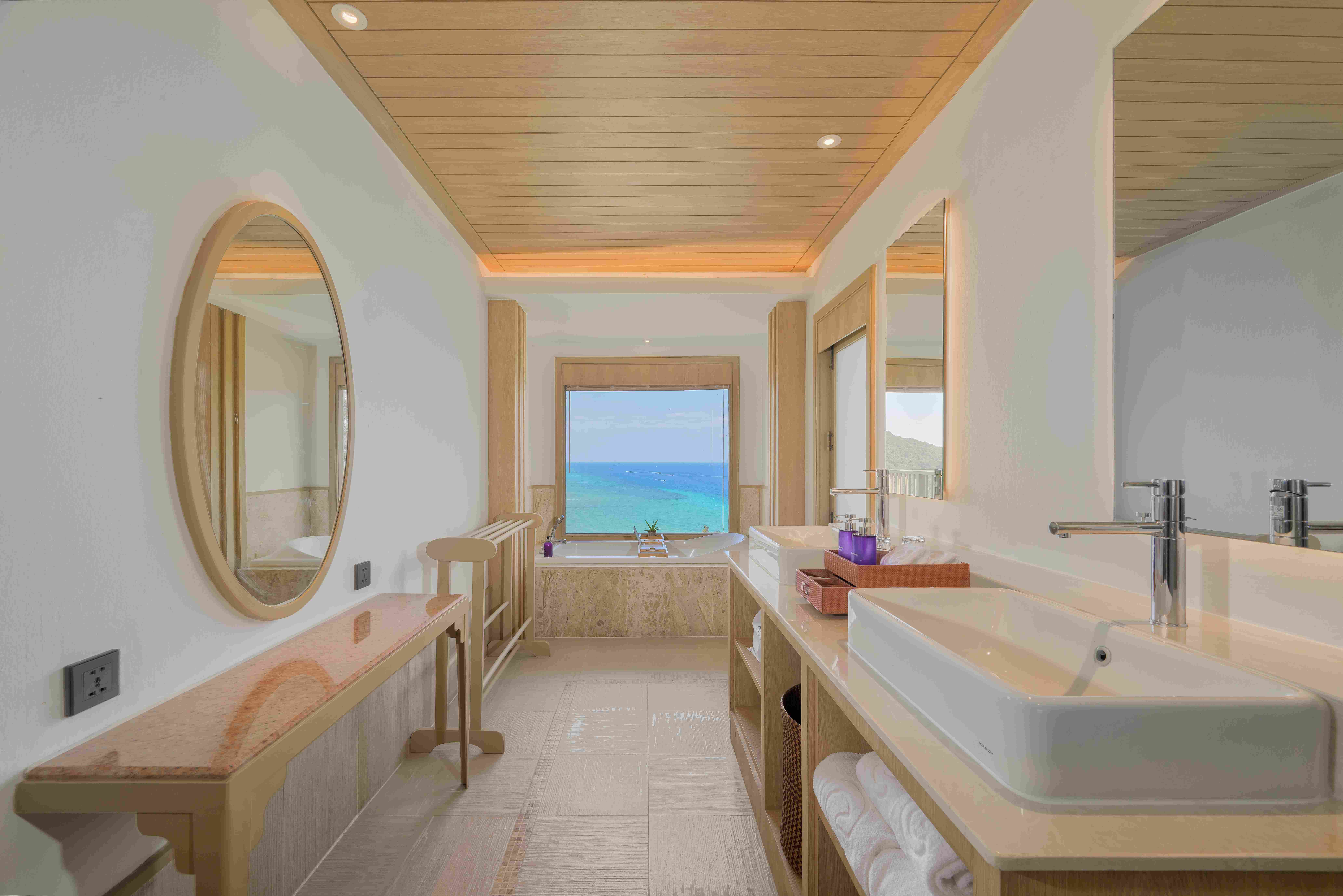 01-cpi-villa-ocean-view-bathroom-01.jpg