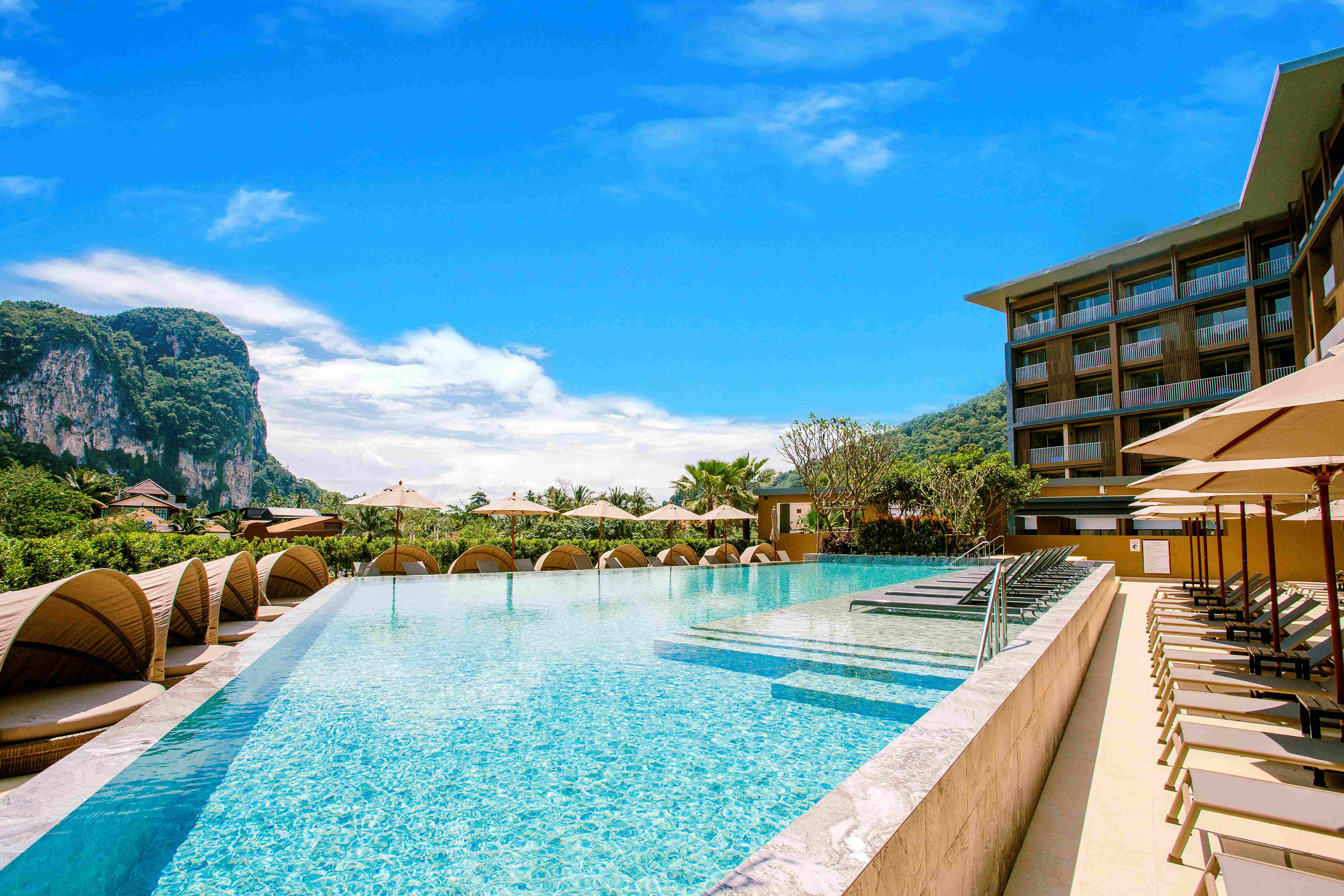 cpp-swimming-pool-01.jpg